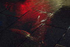 Fließendes Rot