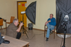 Uli Weisheit hält für Detlef Heinemann still (Foto: Reiner Gruhle)