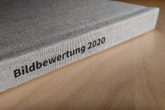 Buchrücken mit Titel