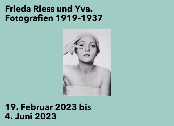 Yva, Ohne Titel (Créme Mouson), 1937 / Frieda Riess und YVA. Fotografien 1919-1937. Ausstellungsplakat der Opelvillen