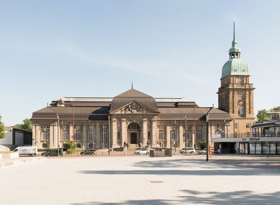 Frontalansicht des Museums Foto: Robert Schittko